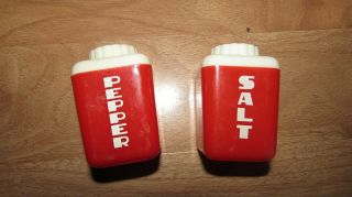 Vintage Lustro Ware Red & White Hard Plastic Salt And Pepper Shakers Euc