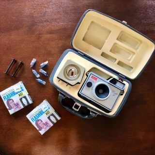 Vintage Ansco Cadet Ii Color / B&w 127 Camera W/ Flash Unit,  Bulbs,  & Case
