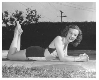 Martha Holliday Sexy Leggy Vintage 1945 Dbw Bachrach Swimsuit Cheesecake Photo