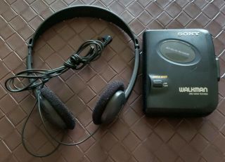Sony Walkman Wm - Ex102 Mega Bass Portable Cassette Player Headphones Mdr - 101 Vtg