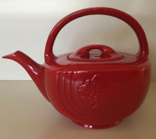 Hall Superior Quality Kitchenware / Vintage Candy Apple Red Teapot / 32 Oz.