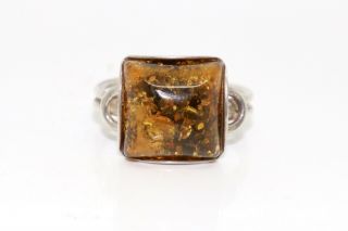 A Lovely Vintage Sterling Silver 925 Amber Single Stone Statement Ring 13589
