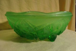 Vintage Mid Century Bright Green & Satin Glass Daisy & Button Footed Bowl 3