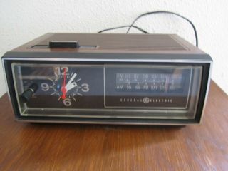 Vintage Ge General Electric Clock Radio Am Fm Model 7 - 4545c