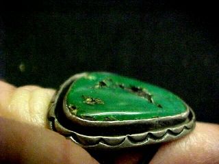 VINTAGE 40,  YR OLD NAVAJO RING GREEN TURQUOISE HAND STAMPING AROUND BEZEL SZ 6.  5 3