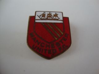 Manchester United Vintage Club Crest Shield Metal Pin Badge 1970 