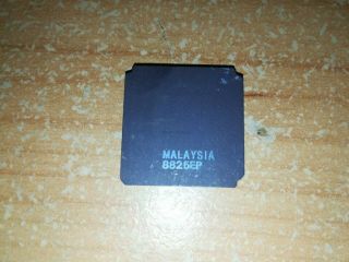 AMD R80286 - 16/S,  80286,  Vintage CPU,  GOLD,  chipped 3