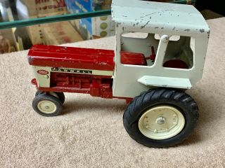 Vintage Ertl Farmall 560 Narrow Front End With Cab 1/16 Hard To Find 2