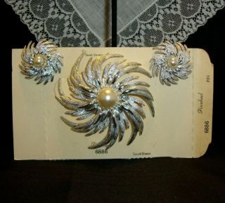 Vintage Sarah Coventry Pinwheel Brooch & Earrings Set W/ Card