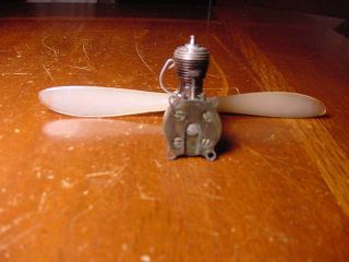 Vintage Cox.  020 Pee Wee Model Airplane Engine 3