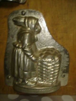 Cool Vintage Chocolate Mold Cutting Board Display Anton Reiche 4