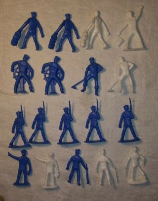 Vintage 1960s Ideal 70mm plastic US Navy Sailors Toy Soldiers 18 figures USN 4