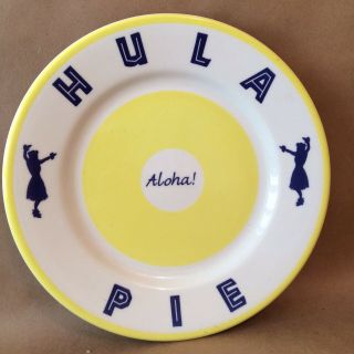 Vintage Buffalo China Hula Pie Aloha Plate Hawaiian Girls 9 " Yellow White Blue