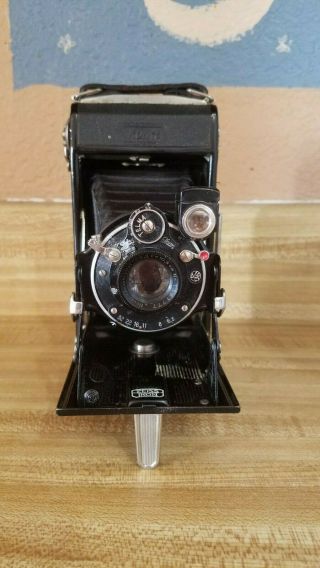 Vintage Zeiss Ikon Ikonta Folding Camera