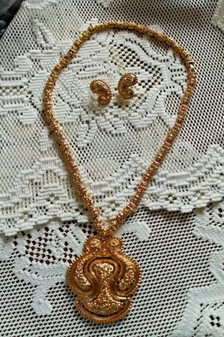 Monet Gold Tone Vintage Necklace W/ Large Pendant & Clip On Earrings
