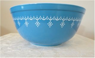 Vintage Pyrex 403 Blue Snowflake Garland Mixing Bowl 2 - 1/2 Qt 3