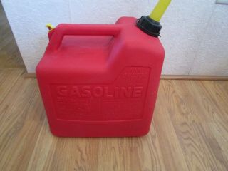 Vintage Chilton 5 1/4 Gallon Vented Gas Can - Model P - 50 5