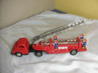 ﻿vintage Japan Ladder Fire Truck Tin Litho Friction Toy