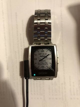Pebble Smart Watch 102v1 With Silver Band Retro Vintage Before Iwatch 3