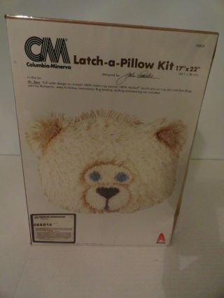 Vintage Latch Hook Pillow Kit Kit Columbia - Minerva 197 Mr Bear