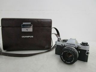 Olympus Om - System 35mm Slr Wom 50mm F1.  8 Lens And Carry Case