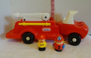 Vtg Little Tikes Red Fire Truck W/2 Little Tike Firemen 1989 Made In Usa Htf
