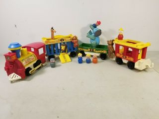 Vintage Fisher Price Circus Train 991 W/ 5 Animals & 6 Little People