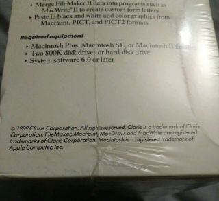 Claris FileMaker II Macintosh 3.  5 Floppy Disks Software 1989 Apple Old Stock 3