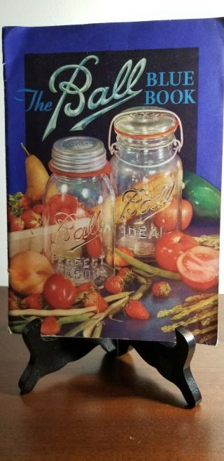 VINTAGE 1934 The Ball BLUE BOOK OF CANNING AND PRESERVING RECIPES U.  S.  A. 2
