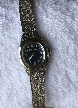Vintage Bulova Swiss 17 Jewels Ladies Watch With Silver Patterned Band,  N8 (1978)