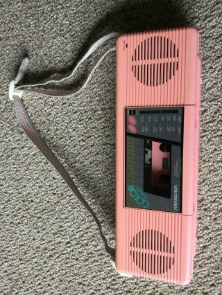 Vintage Sound Design Color Tunes Pink Am/fm Radio/cassette Mini Boombox Pnk