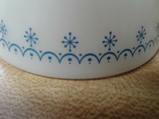 Vintage Pyrex Snowflake Garland Blue Open Sugar and Creamer Set Glassblower 5