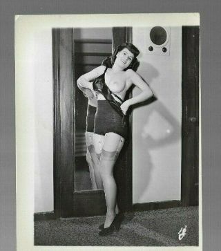 Vintage Risque Pinup Photo Woman Posed In Girdle Heels & Stockings W Mirror 1940