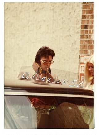 Elvis Presley Vintage Candid Photo 2 - Greensboro,  Nc - July 22,  1975