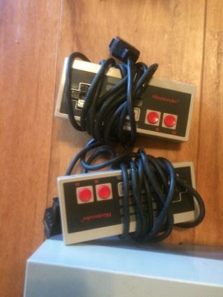 Vintage Nintendo NES Console - - - 2