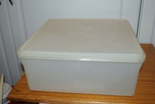 Vintage Tupperware Square Box & Lid 12x12x5 " Large Container