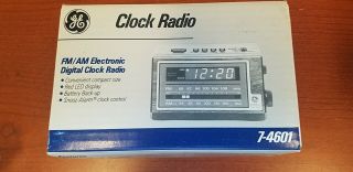 Vintage Ge Compact Fm/am Electronic Digital Clock Radio 7 - 4601