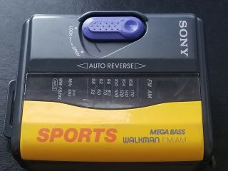 Vintage Sony Wm - Fs393 Stereo Cassette Player Sports Walkman Am Fm Radio C4.  3