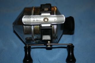 Vintage Pre - owned Zebco Omega 181 Spincast Reel Fishing Tackle Box Find 3