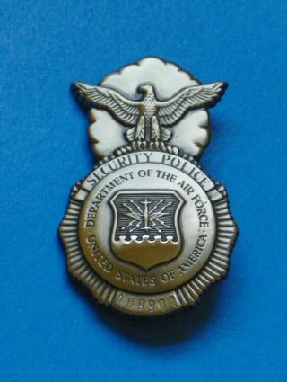 Vintage U.  S.  A.  F.  (united States Air Force) Security Police Badge - D & Marked