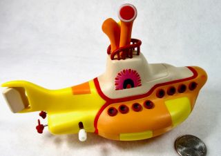 Yellow Submarine 1999 Mcfarlane Beatles Vintage Wind Up Bath Toy