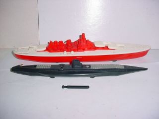 Vintage 1950s - 60s Thomas Toy Plastic Exploding Battleship & Submarine