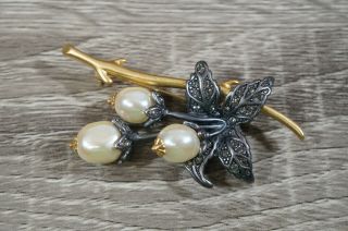 Vintage Signed Joan Rivers Gold Tone Faux Pearls & Crystal Flower Brooch 2 1/2 "