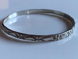 Exquisite Vintage Small Solid Sterling Silver Decorative Rigid Bangle 10.  2g