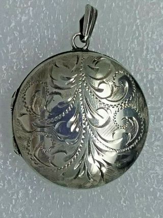 Vintage Sterling Silver Round Engraved Picture Locket 