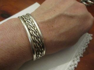 Vintage Mexico Sterling Silver Cuff Bracelet With A Roping Design Wt 30 Gm