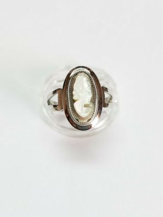Vintage Sarah Coventry Sterling Silver Mother Of Pearl Cameo Ring Sz 7.  25