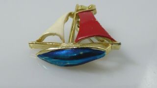 Vintage Gerrys Sailboat Nautical Brooch Pin Red White Blue Enamel Gold Tone 5