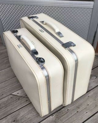 Vintage - White - Amelia Earhart Luggage - Set Of 2