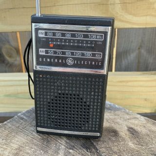 Vintage Ge General Electric Am Fm Radio 7 - 2500a &
